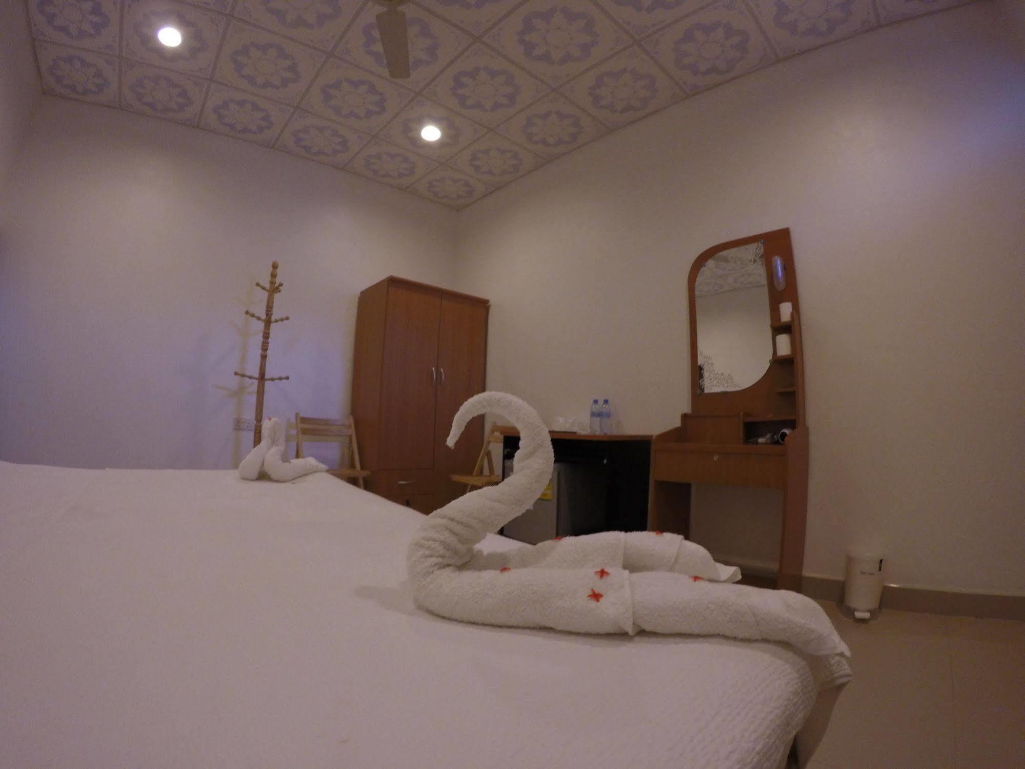Hotel Venturo Maldives Maafushi Esterno foto