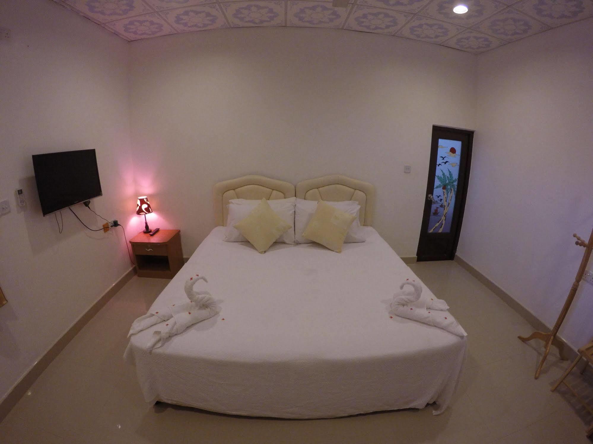 Hotel Venturo Maldives Maafushi Esterno foto
